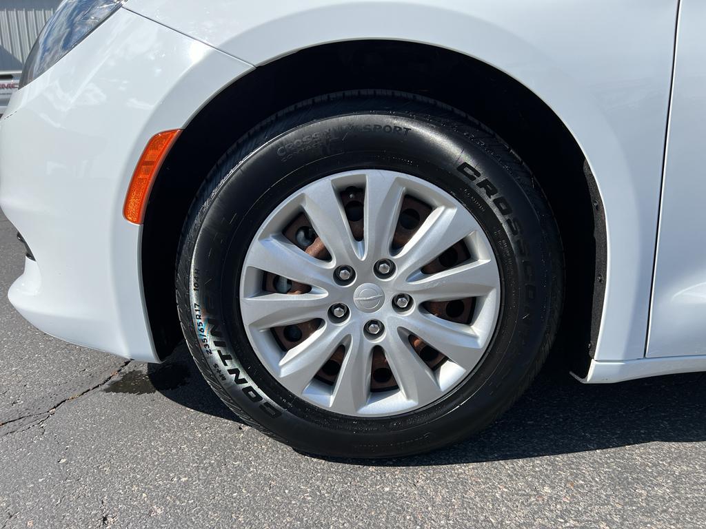 used 2018 Chrysler Pacifica car, priced at $11,995