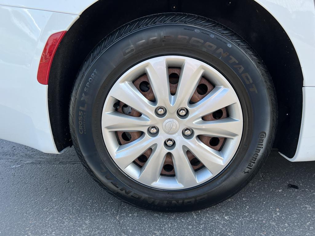 used 2018 Chrysler Pacifica car, priced at $11,995