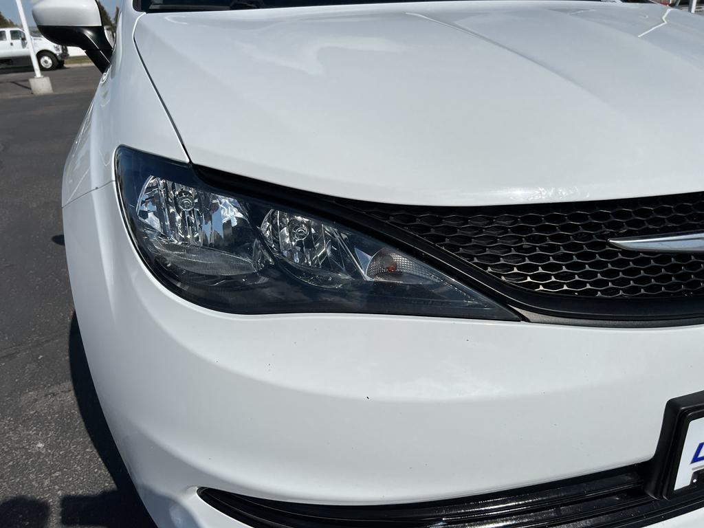 used 2018 Chrysler Pacifica car, priced at $11,995