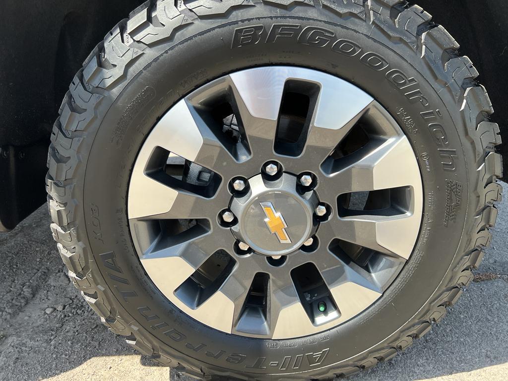 used 2021 Chevrolet Silverado 2500 car, priced at $38,995