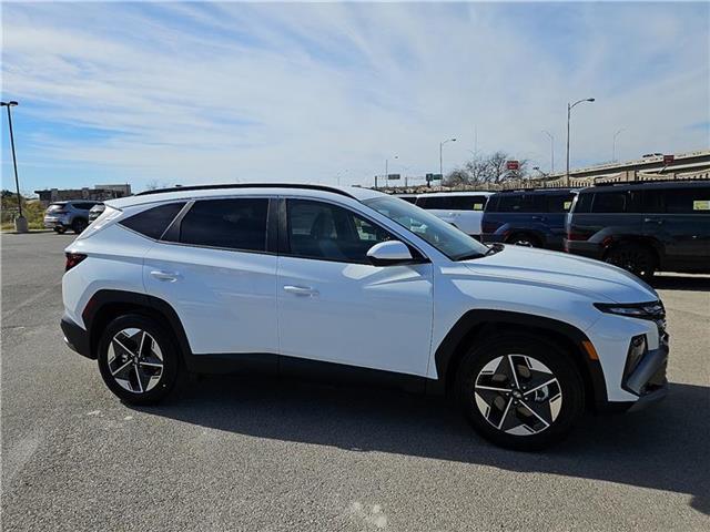 new 2025 Hyundai Tucson car, priced at $33,020