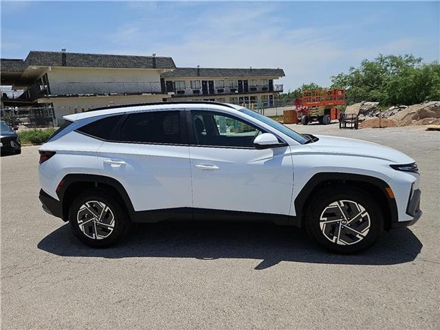 new 2025 Hyundai TUCSON Hybrid car, priced at $35,965