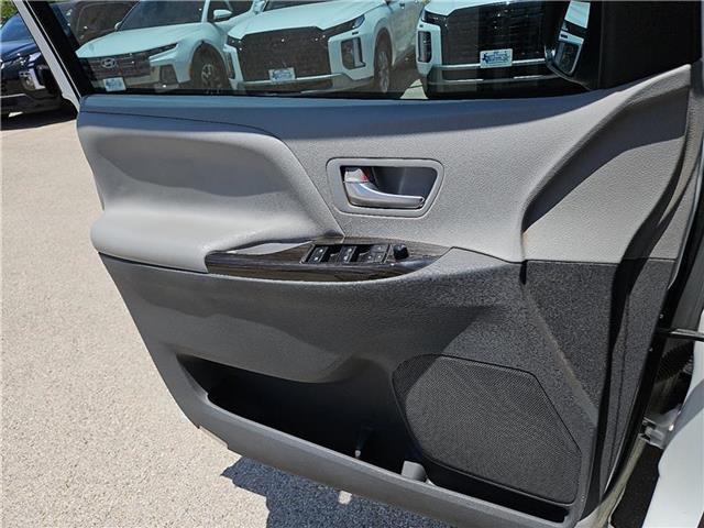 used 2018 Toyota Sienna car, priced at $25,907