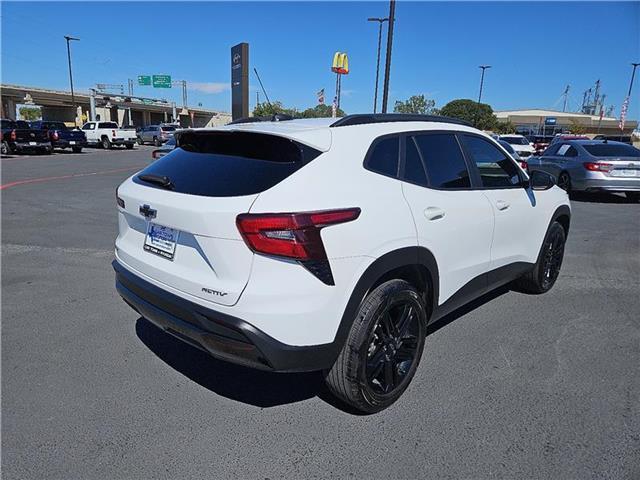 used 2025 Chevrolet Trax car, priced at $29,356