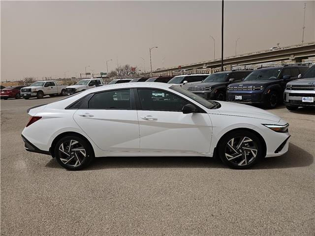 new 2025 Hyundai Elantra car, priced at $25,385