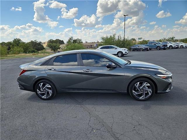 new 2025 Hyundai Elantra car, priced at $25,160