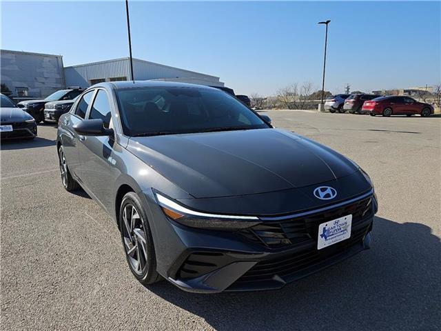 new 2025 Hyundai Elantra car, priced at $27,435