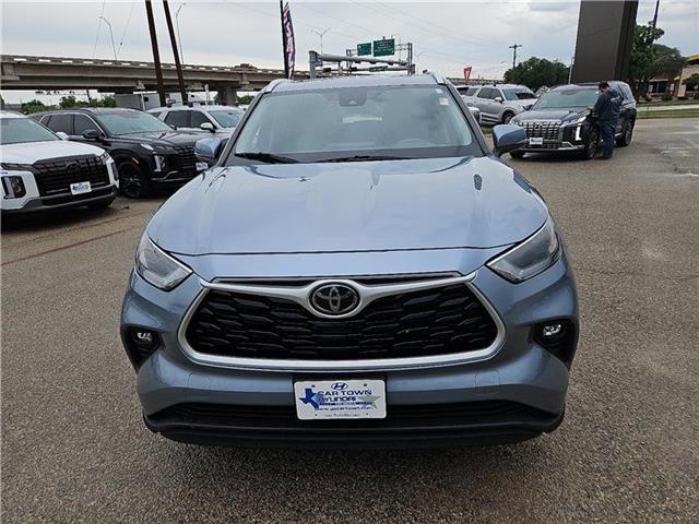 used 2021 Toyota Highlander car, priced at $28,836