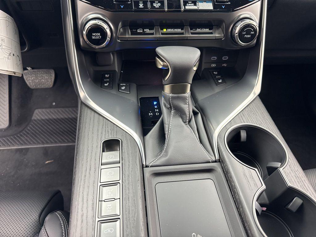 new 2025 Lexus LX 600 car, priced at $132,133