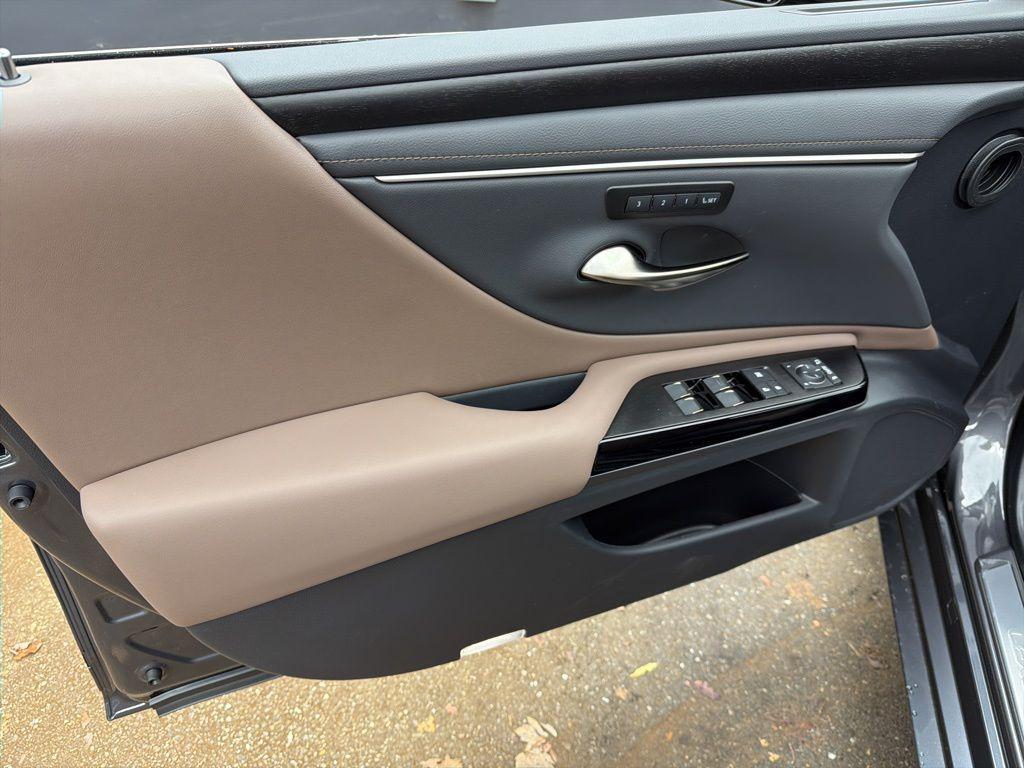 new 2025 Lexus ES 350 car, priced at $48,175