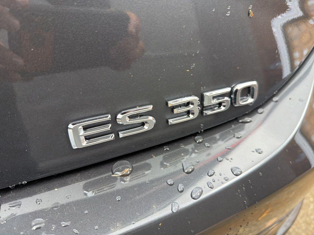 new 2025 Lexus ES 350 car, priced at $48,175