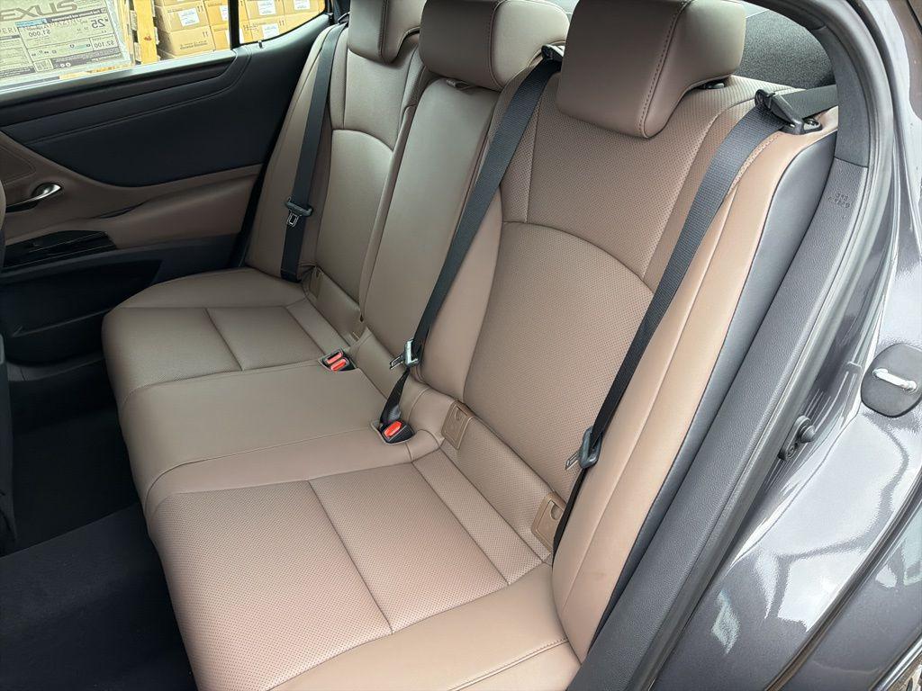 new 2025 Lexus ES 350 car, priced at $48,175
