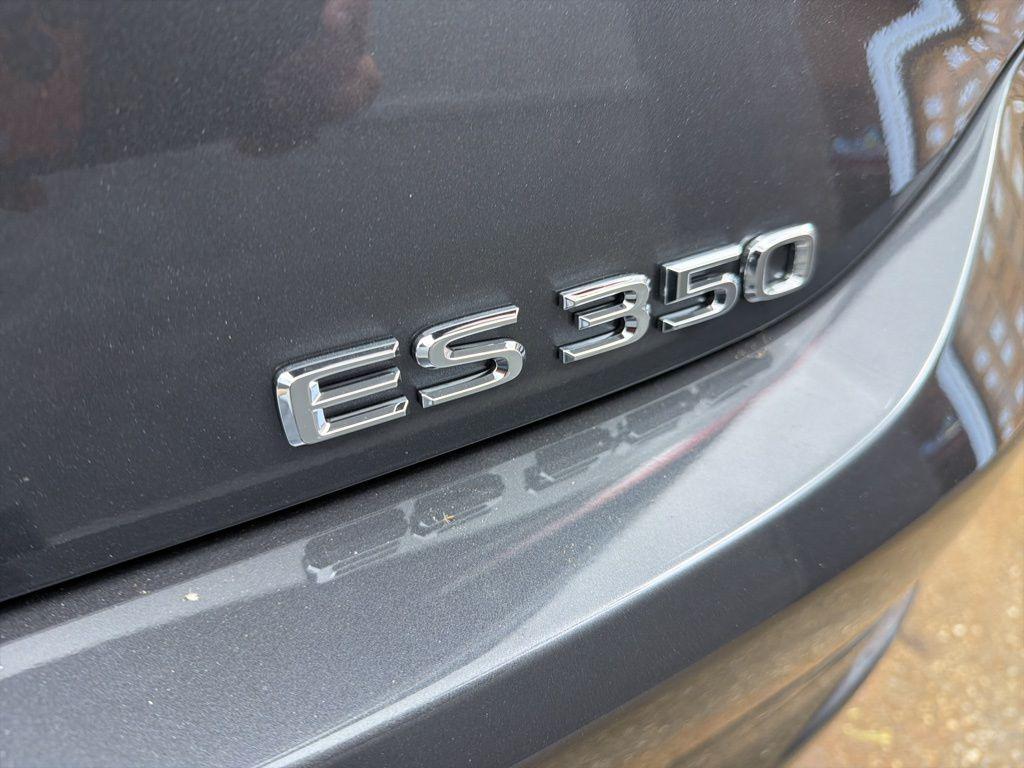 new 2025 Lexus ES 350 car, priced at $50,220