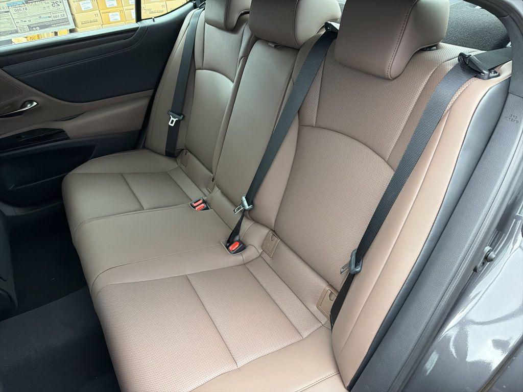new 2025 Lexus ES 350 car, priced at $50,220