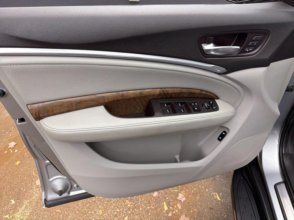 used 2019 Acura MDX car, priced at $23,384