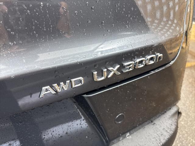 new 2025 Lexus UX 300h car, priced at $50,595