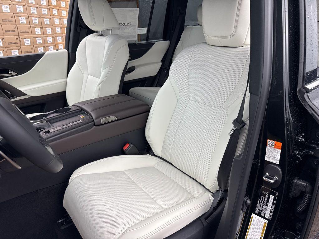 new 2025 Lexus LX 600 car, priced at $109,407