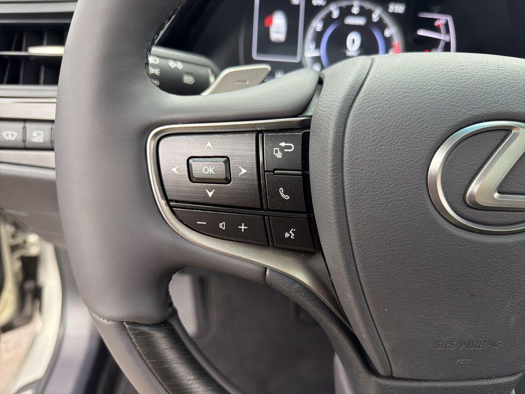 new 2025 Lexus ES 350 car, priced at $56,929