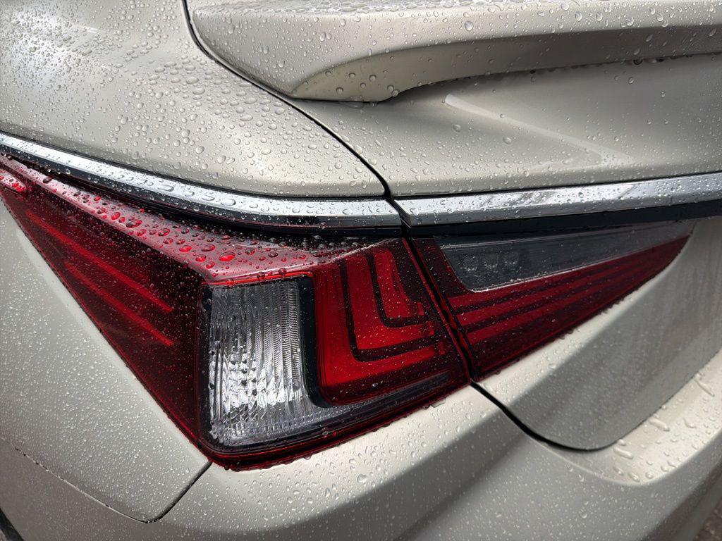 new 2025 Lexus ES 350 car, priced at $56,929