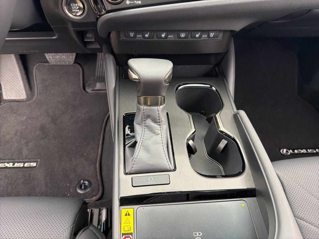 new 2025 Lexus ES 350 car, priced at $56,929