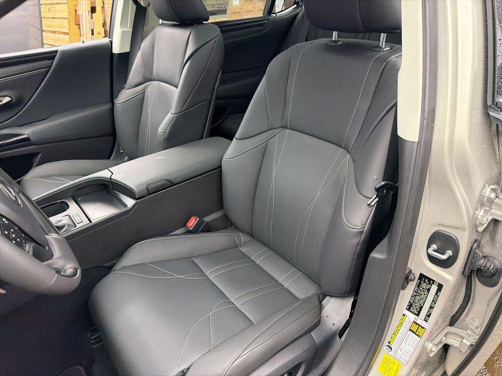new 2025 Lexus ES 350 car, priced at $56,929