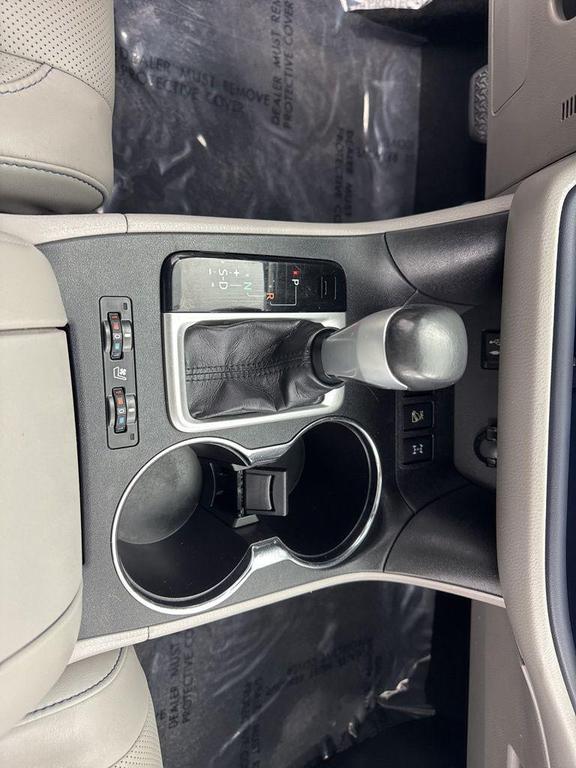 used 2015 Toyota Highlander car, priced at $17,484
