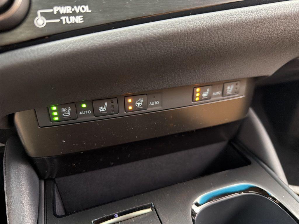 new 2025 Lexus ES 350 car, priced at $49,975