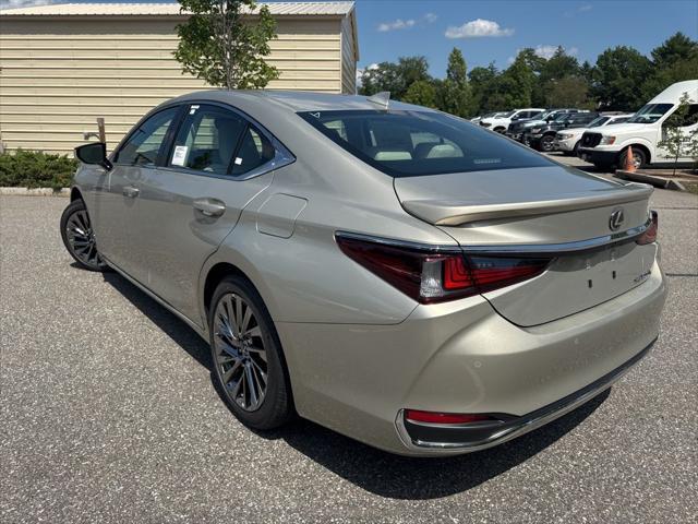new 2025 Lexus ES 300h car, priced at $54,275