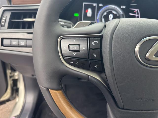 new 2025 Lexus ES 300h car, priced at $54,275