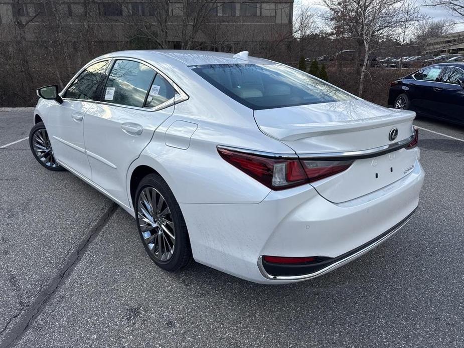 new 2025 Lexus ES 300h car, priced at $55,549