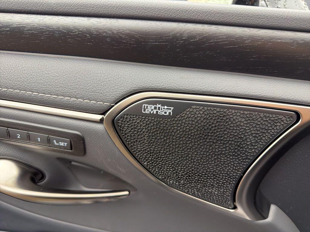 new 2025 Lexus ES 350 car, priced at $56,169