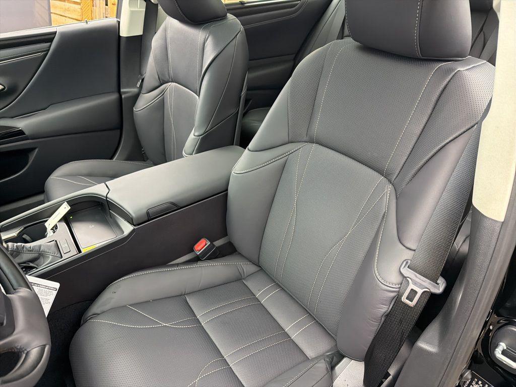 new 2025 Lexus ES 350 car, priced at $56,169