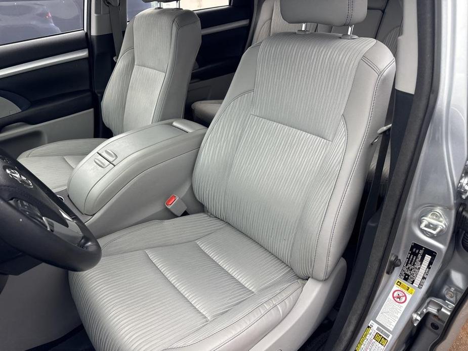 used 2018 Toyota Highlander car, priced at $21,284