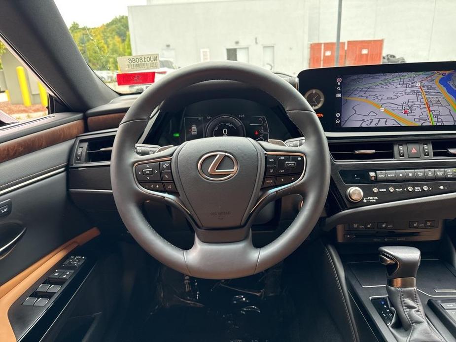 used 2022 Lexus ES 300h car, priced at $36,584