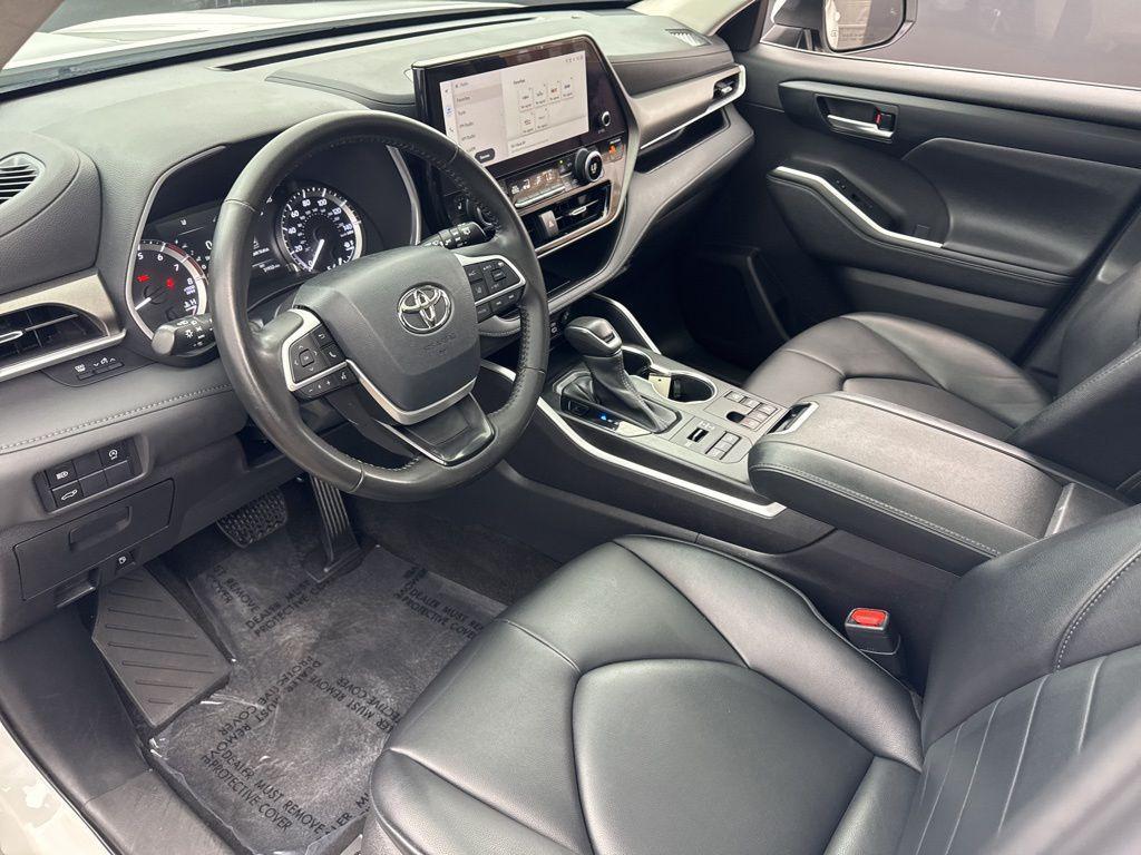 used 2023 Toyota Highlander car, priced at $37,384