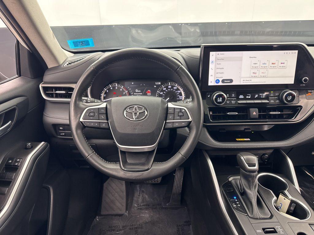 used 2023 Toyota Highlander car, priced at $37,384