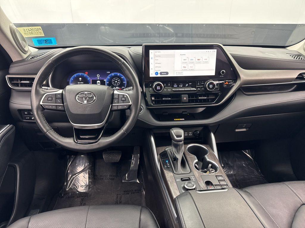 used 2023 Toyota Highlander car, priced at $38,784