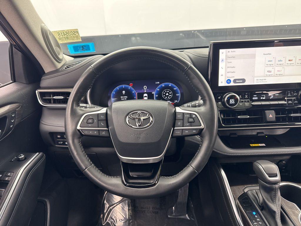 used 2023 Toyota Highlander car, priced at $38,784