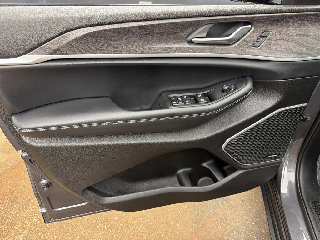 used 2022 Jeep Grand Cherokee L car, priced at $25,284