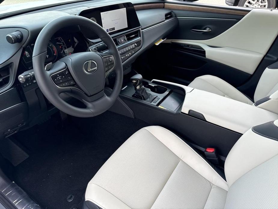 new 2025 Lexus ES 350 car, priced at $47,914