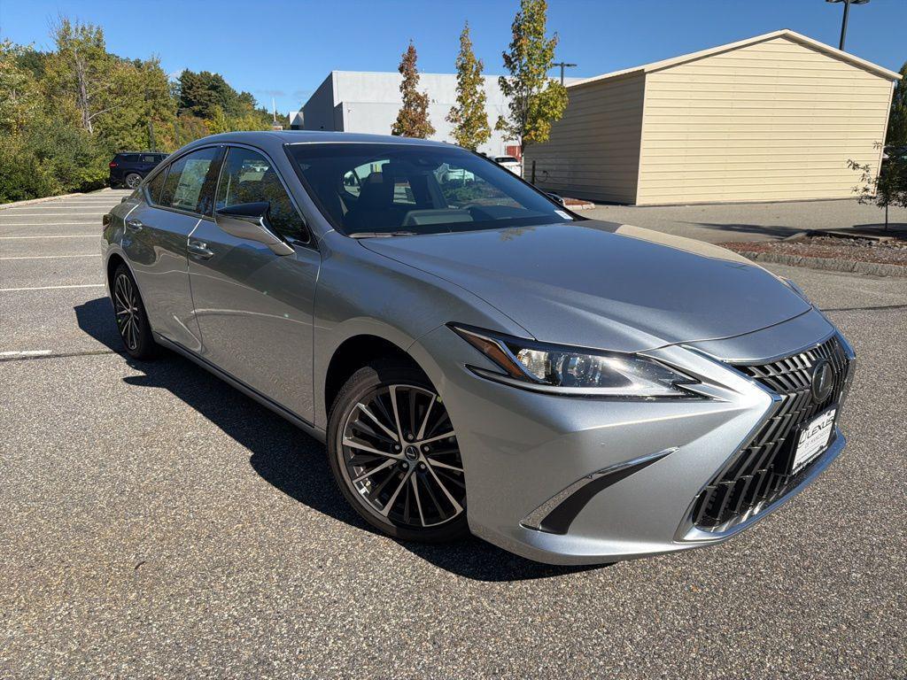 new 2025 Lexus ES 300h car, priced at $49,924