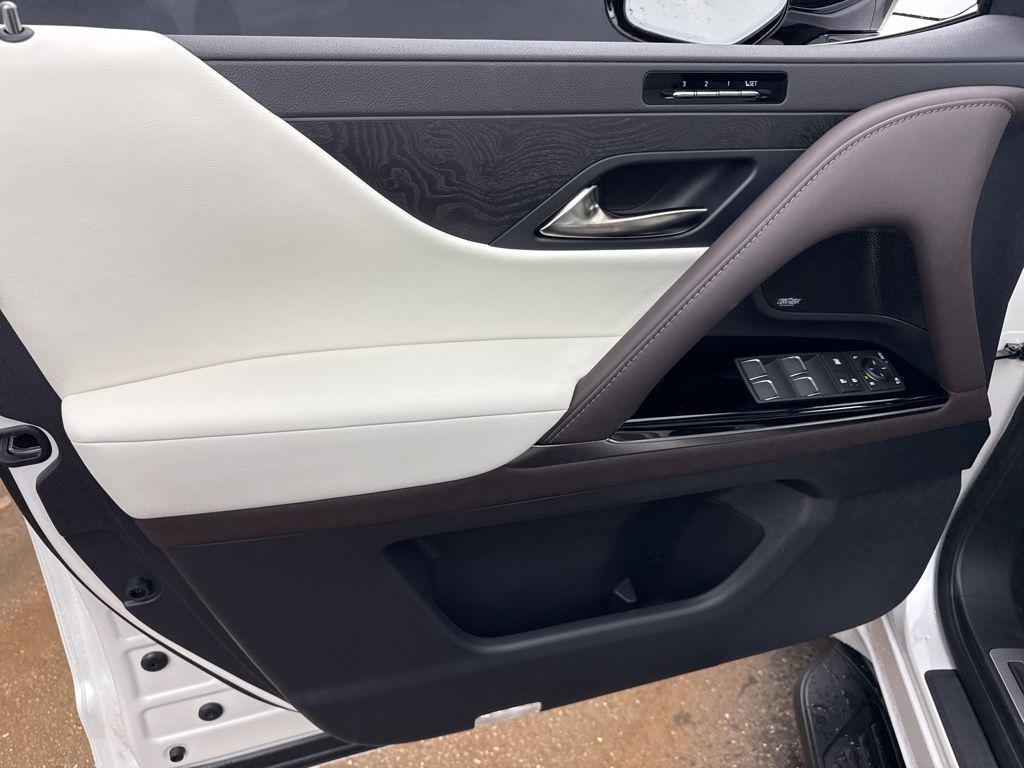 new 2025 Lexus LX 600 car, priced at $112,728