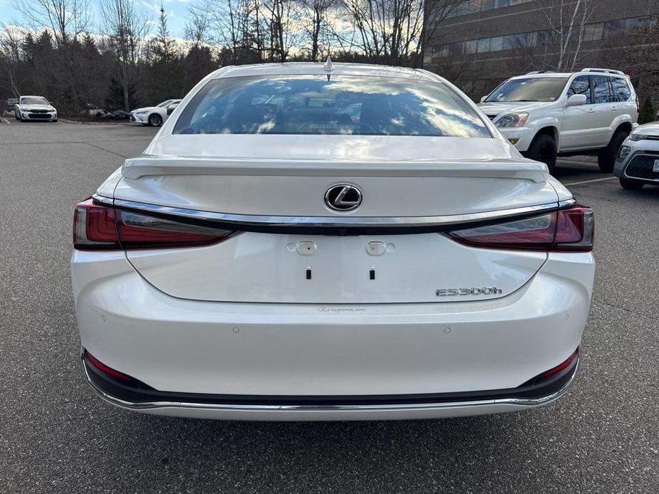 new 2025 Lexus ES 300h car, priced at $54,519