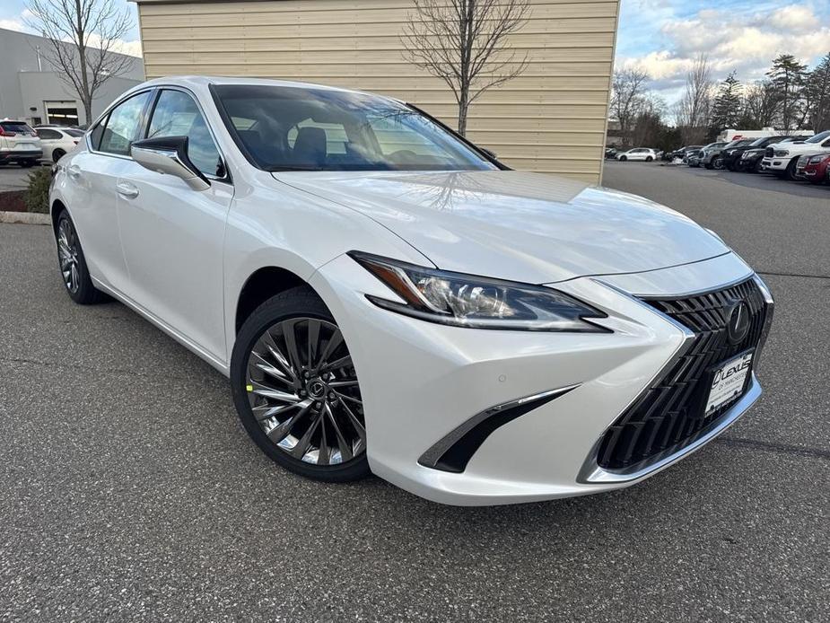 new 2025 Lexus ES 300h car, priced at $54,519