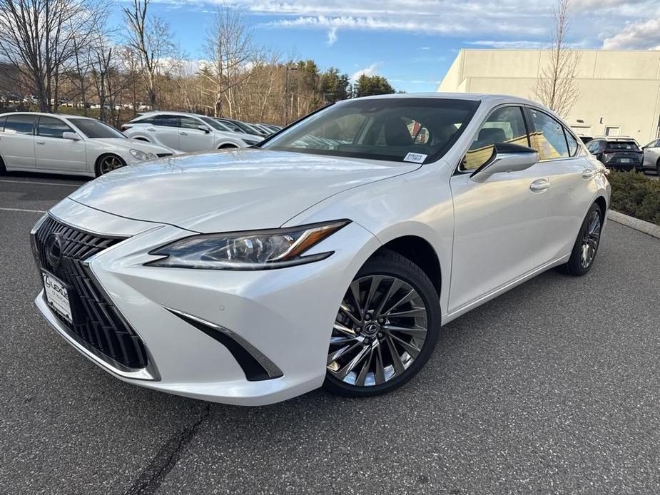 new 2025 Lexus ES 300h car, priced at $54,519