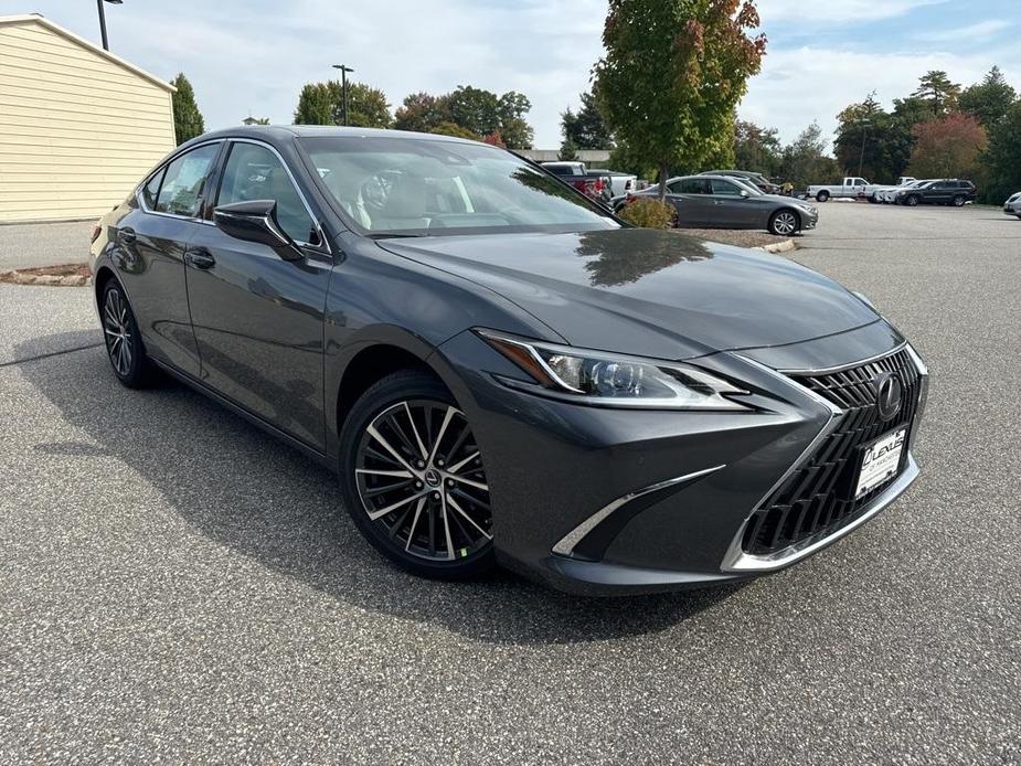 new 2025 Lexus ES 300h car, priced at $49,574