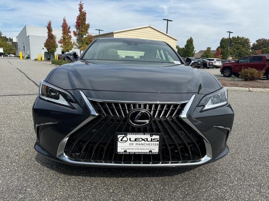 new 2025 Lexus ES 300h car, priced at $49,574