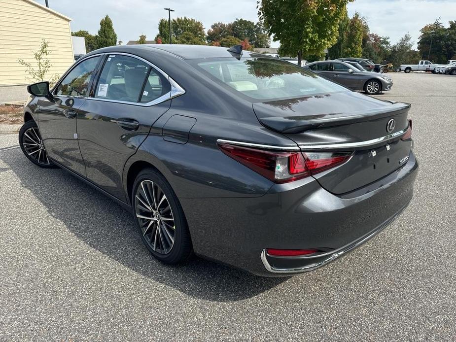 new 2025 Lexus ES 300h car, priced at $49,574