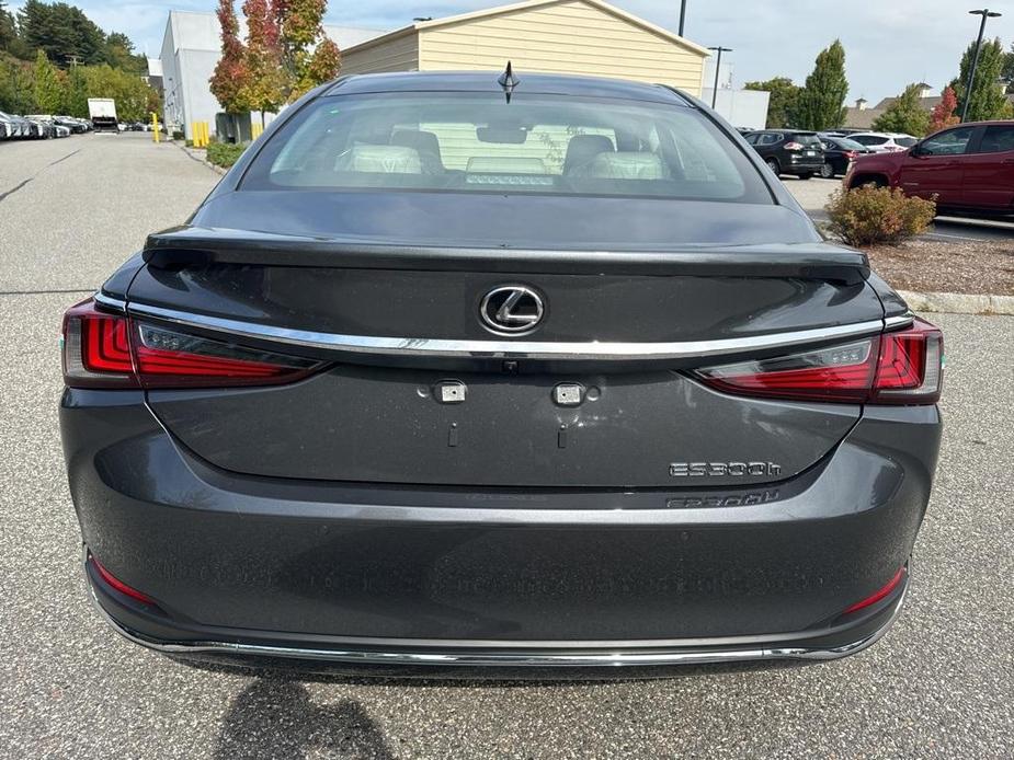 new 2025 Lexus ES 300h car, priced at $49,574