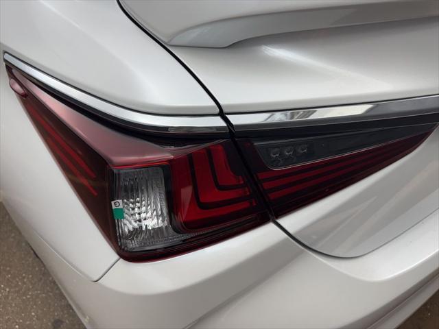 new 2025 Lexus ES 350 car, priced at $50,714